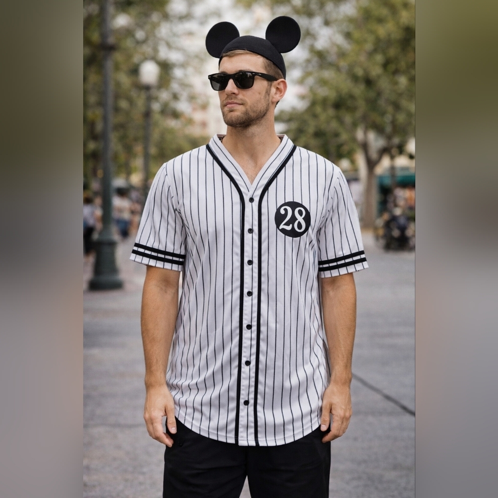 Disney MICKEY ♥︎ Legend 1928 Pinstripe Baseball Jersey Men’s Large Collectible